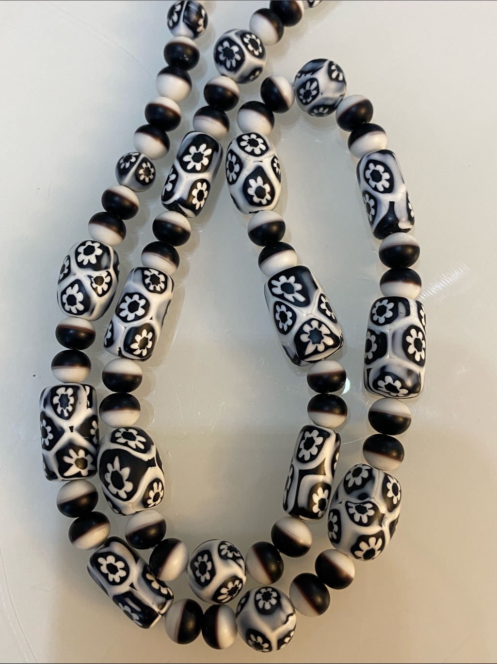 Glass Beaded White And Black Necklace
